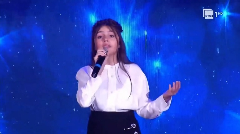  Kejtlin Gjata represents Albania at the JESC 2022 with the song ‘Pakëz Diell’