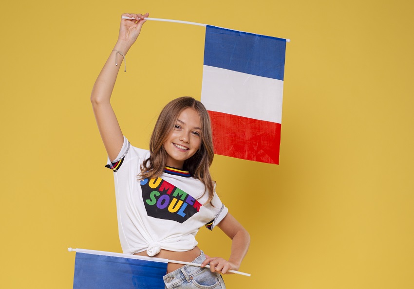 AUDIO: Zoé Clauzure represents France at Junior Eurovision 2023 with the song ‘Cœur’